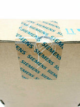 Lade das Bild in den Galerie-Viewer, Siemens 6SL3210-5HB10-4UF0, SINAMICS S210, Servo-Umrichter, 1AC 200-240V
